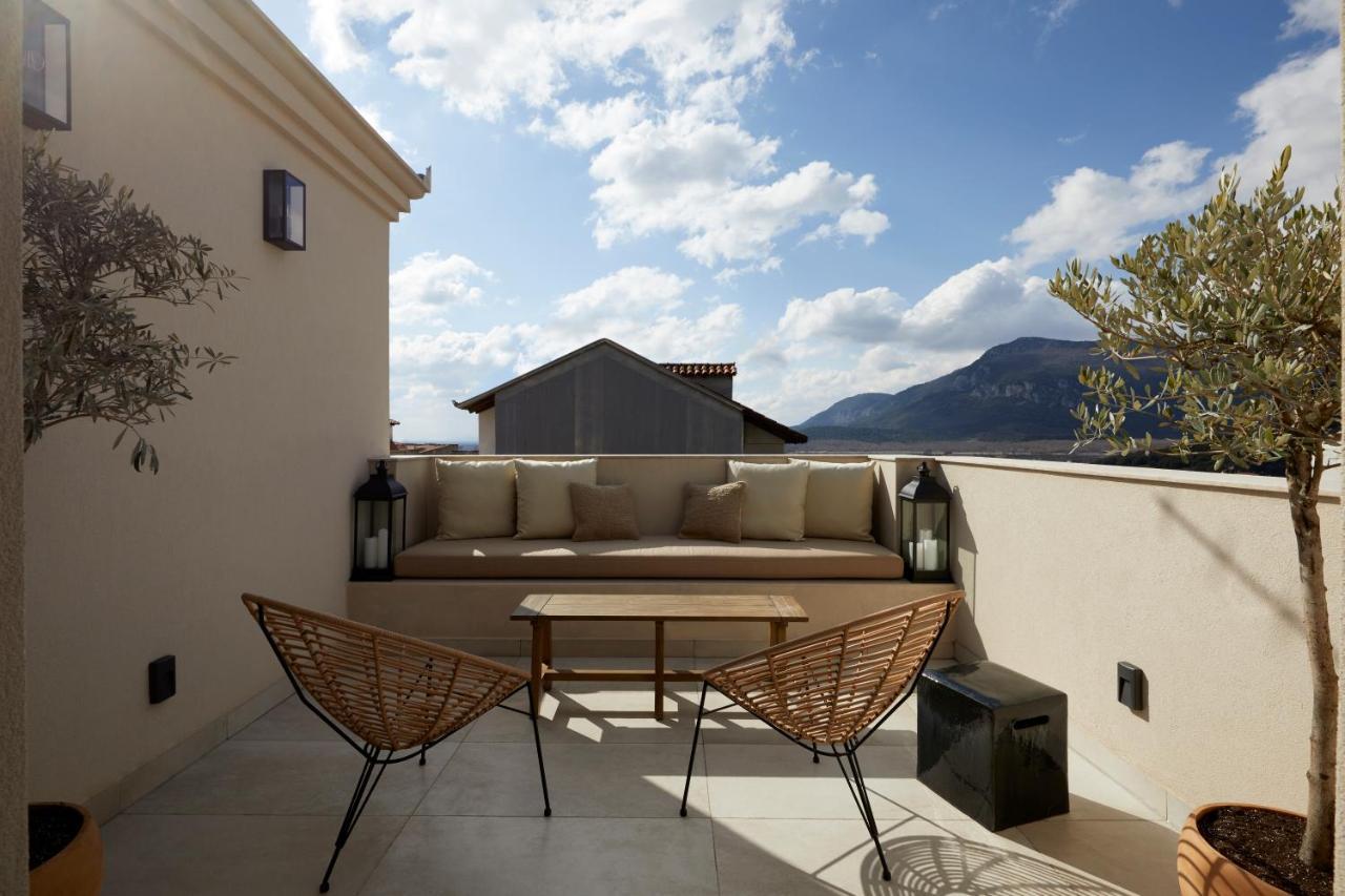 فندق The Storyteller Boutique House كالامباكا المظهر الخارجي الصورة