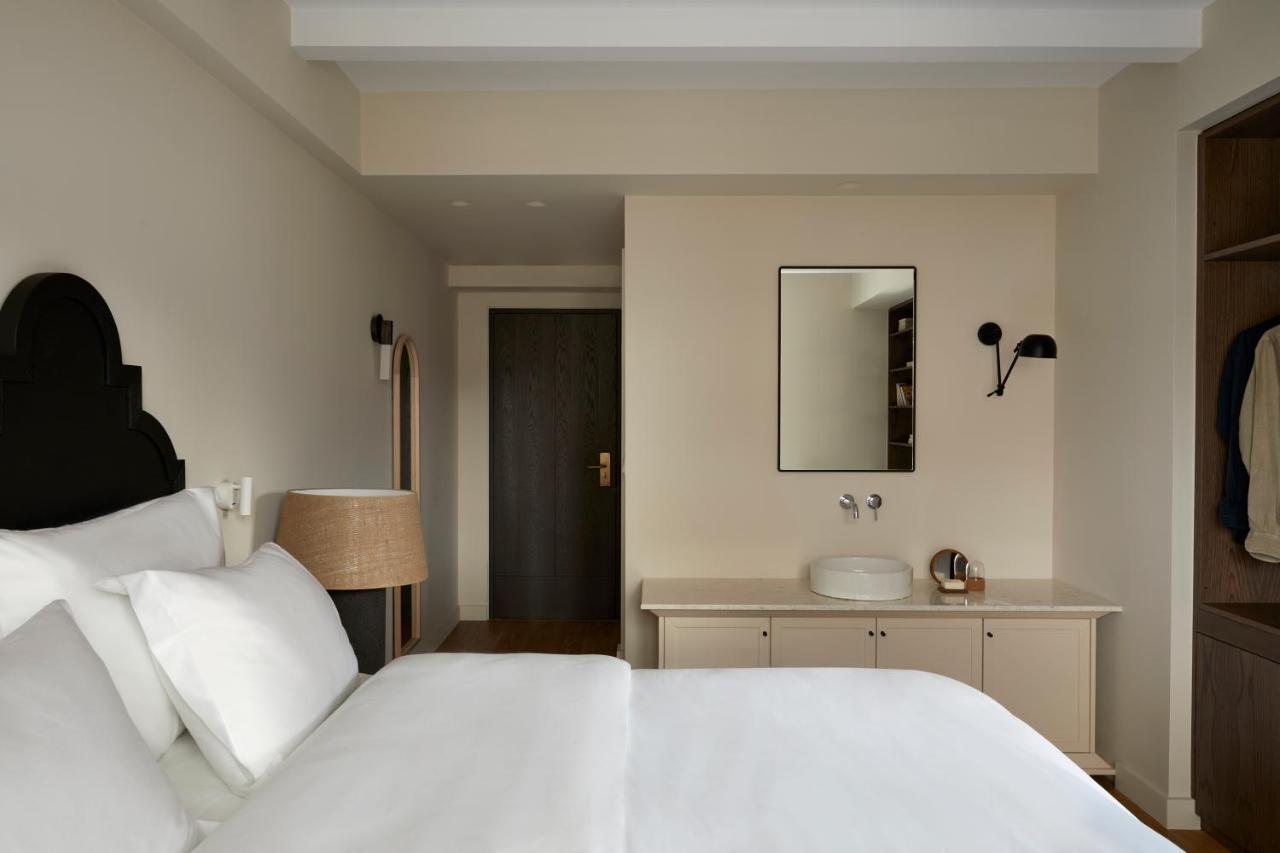 فندق The Storyteller Boutique House كالامباكا المظهر الخارجي الصورة