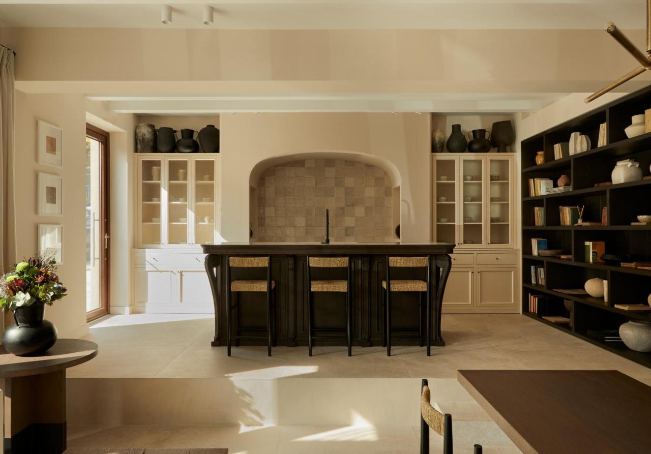 فندق The Storyteller Boutique House كالامباكا المظهر الخارجي الصورة